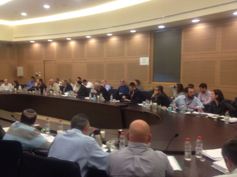 פרוש: "החרדים כמו אזרחים זרים"