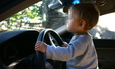 דרמה באשדוד: תינוק ננעל במכונית המשפחתית וחולץ