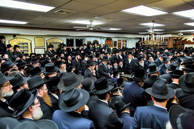 גלריה: בורו פארק ליוותה את הגאון רבי אברהם חיים שפיצר למנוחות