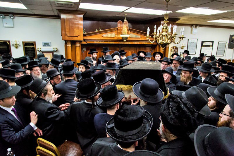 גלריה: בורו פארק ליוותה את הגאון רבי אברהם חיים שפיצר למנוחות