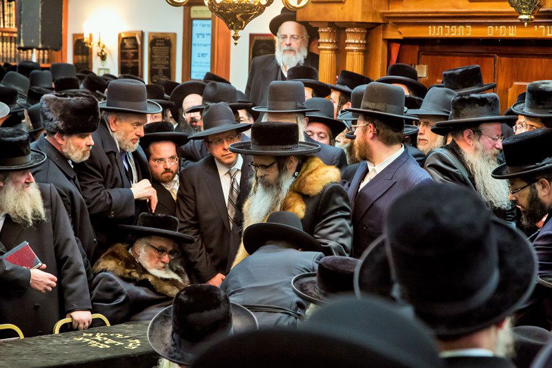 גלריה: בורו פארק ליוותה את הגאון רבי אברהם חיים שפיצר למנוחות