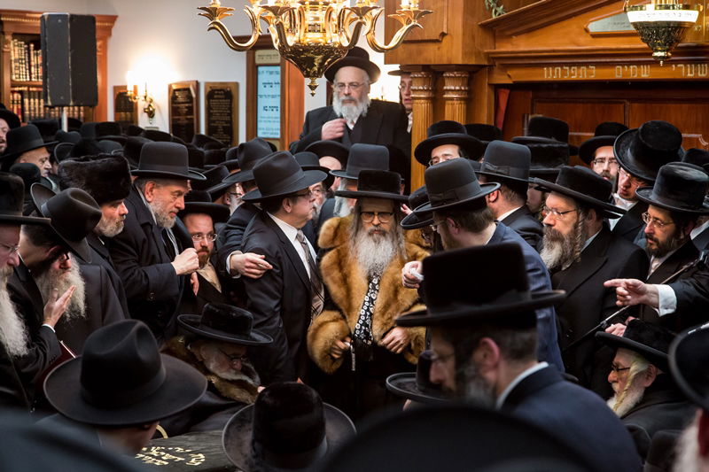 גלריה: בורו פארק ליוותה את הגאון רבי אברהם חיים שפיצר למנוחות