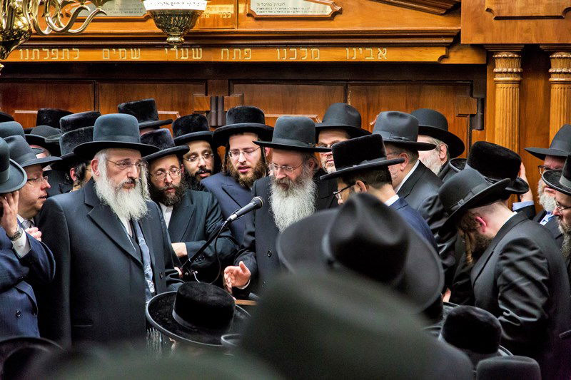 גלריה: בורו פארק ליוותה את הגאון רבי אברהם חיים שפיצר למנוחות