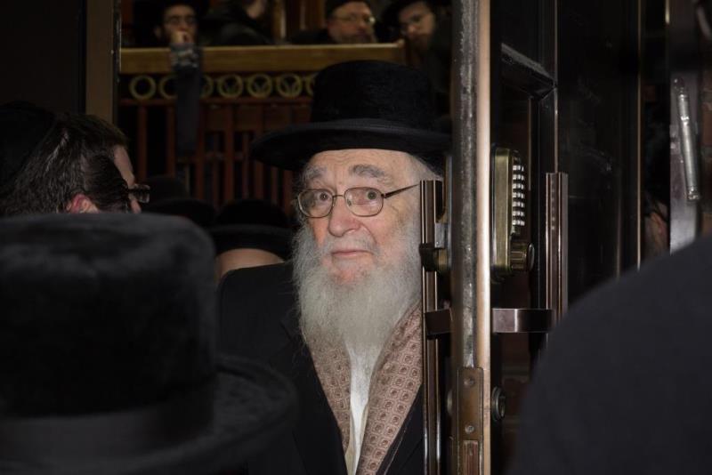 גלריה: בורו פארק ליוותה את הגאון רבי אברהם חיים שפיצר למנוחות