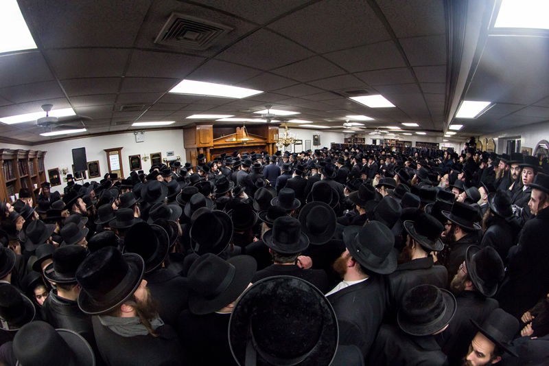 גלריה: בורו פארק ליוותה את הגאון רבי אברהם חיים שפיצר למנוחות