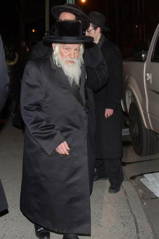 גלריה: בורו פארק ליוותה את הגאון רבי אברהם חיים שפיצר למנוחות