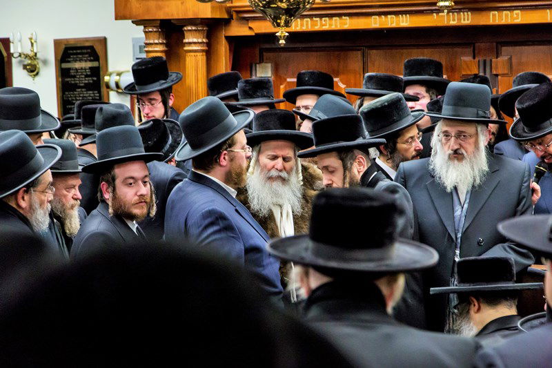 גלריה: בורו פארק ליוותה את הגאון רבי אברהם חיים שפיצר למנוחות