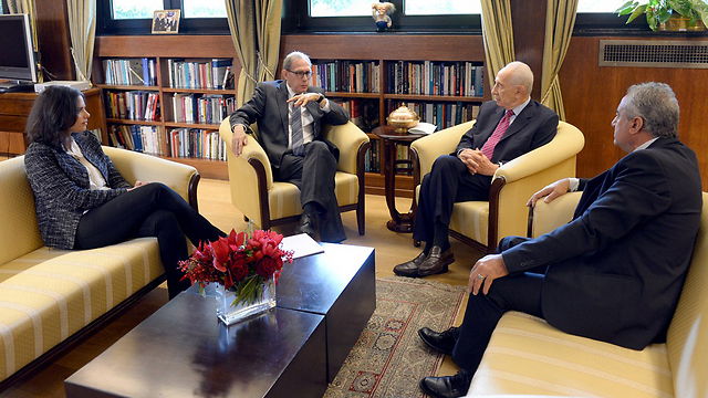 פרס בפגישתו עם ראשי השדולה