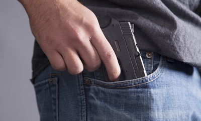 השוטר ירה בעצמו