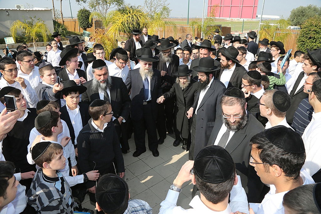 הרב שטיינמן ביקר בישיבה הגדולה ביסודות • צפו בגלריה