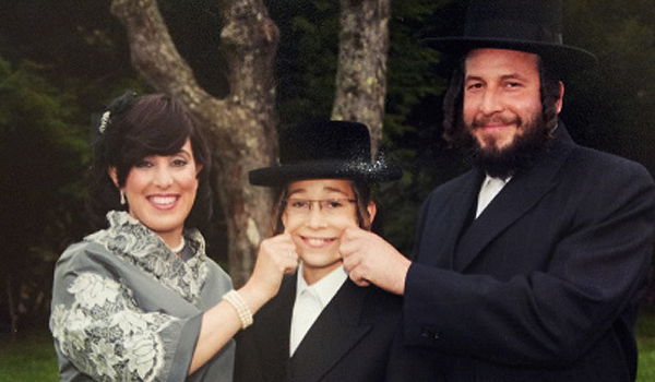 שטארק ז"ל, אשתו ובנו