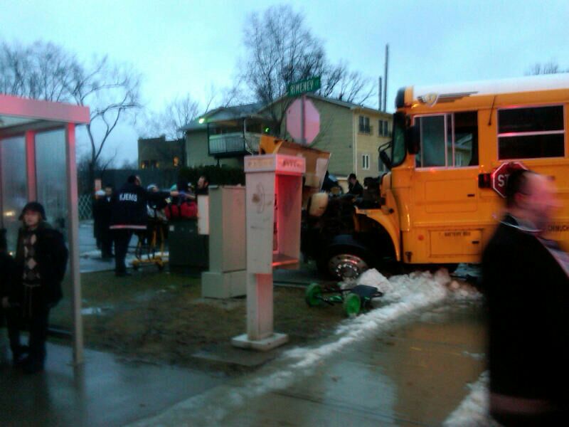 מונורו: 10 ילדים מתלמוד תורה סאטמר נפגעו בתאונה