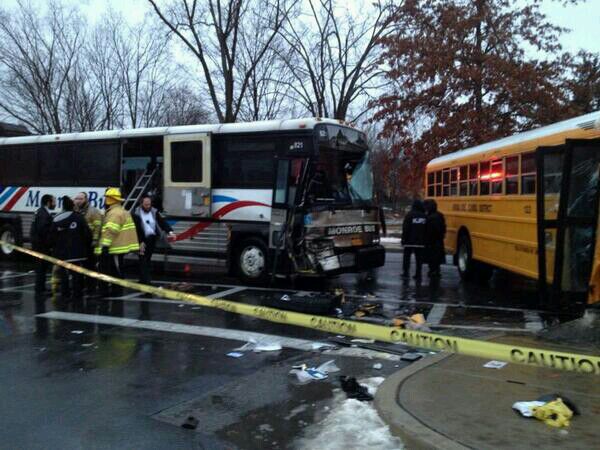 מונורו: 10 ילדים מתלמוד תורה סאטמר נפגעו בתאונה