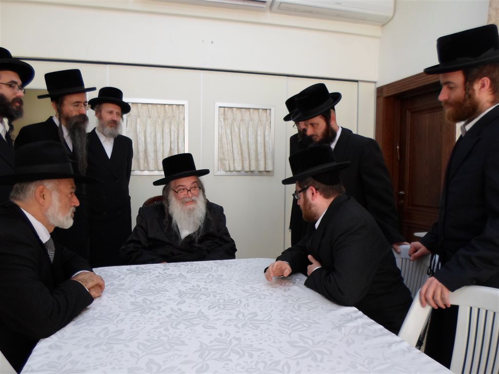 ראשי איחוד הצלה אצל האדמו"ר מדארג