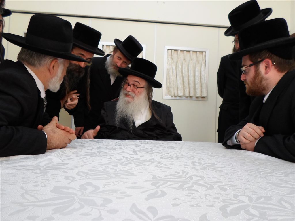 ראשי איחוד הצלה אצל האדמו"ר מדארג