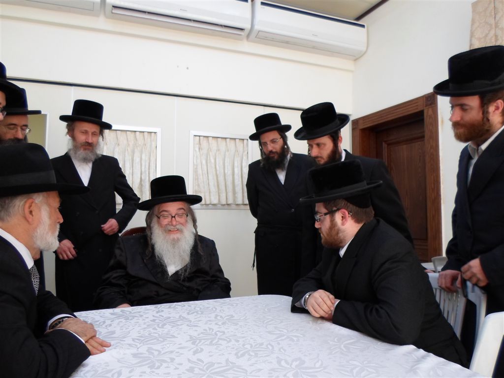 ראשי איחוד הצלה אצל האדמו"ר מדארג