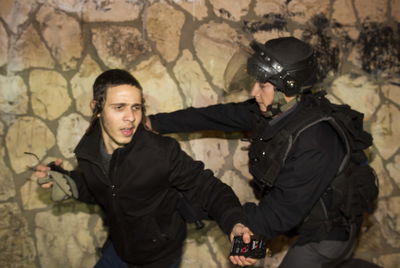 יאיר שרקי מותקף על ידי שוטר יס"מ, הערב