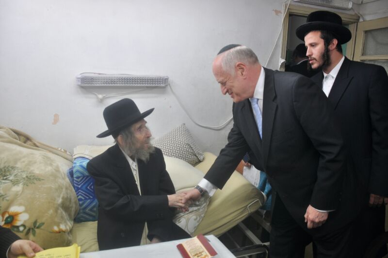 מלקולם הולנליין למרן הרב שטיינמן: לא היה תועלת במסע המועצת