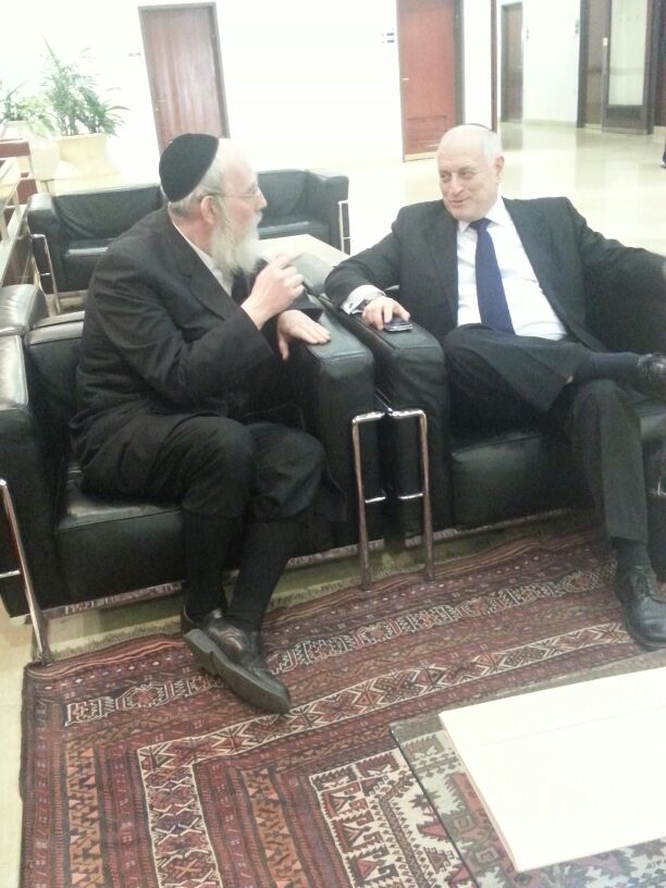 מלקולם הולנליין למרן הרב שטיינמן: לא היה תועלת במסע המועצת