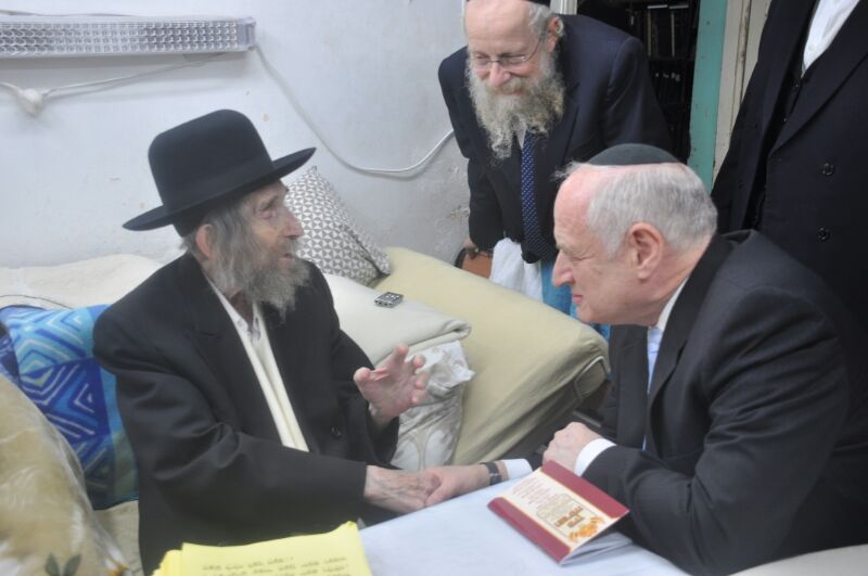 מלקולם הולנליין למרן הרב שטיינמן: לא היה תועלת במסע המועצת