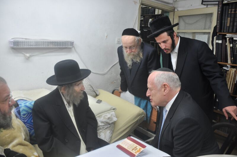 מלקולם הולנליין למרן הרב שטיינמן: לא היה תועלת במסע המועצת