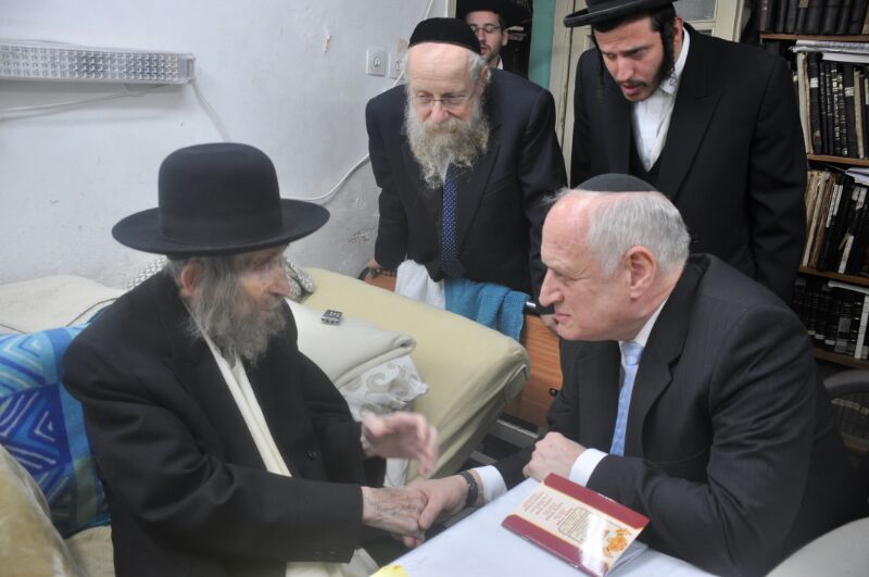 מלקולם הולנליין למרן הרב שטיינמן: לא היה תועלת במסע המועצת