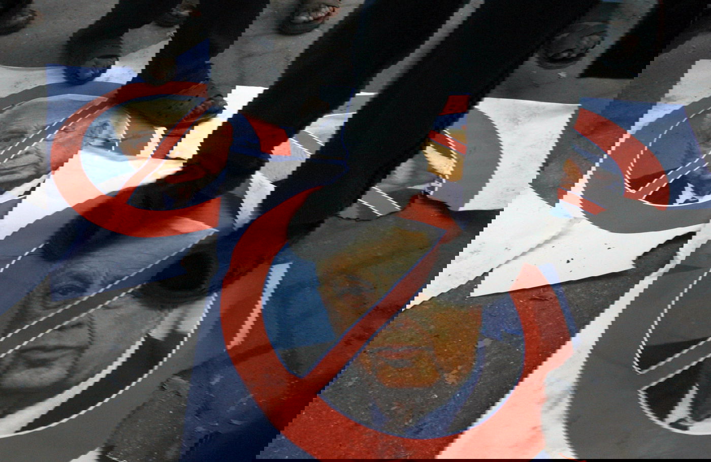 צפו: הפלסטינים חוגגים את מותו של אריק שרון