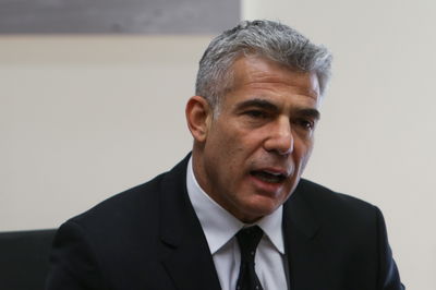 עו"ד חיים שטנגר: "לפיד לא יכול לפטר את הרבנים הראשיים"