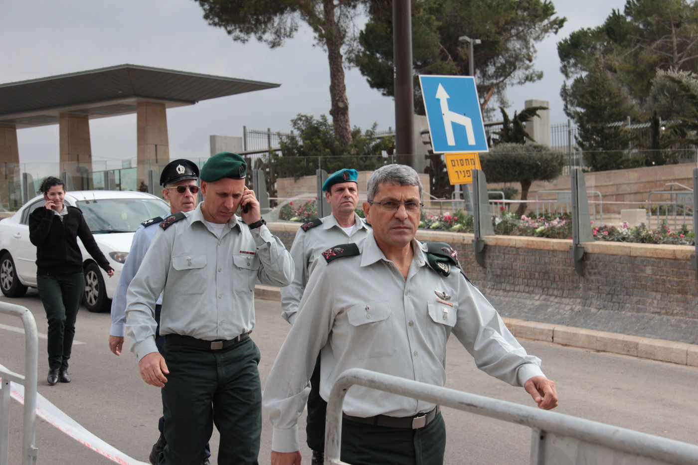 ארונו של שרון הוצב בכנסת; אלפים עברו ונפרדו • תיעוד