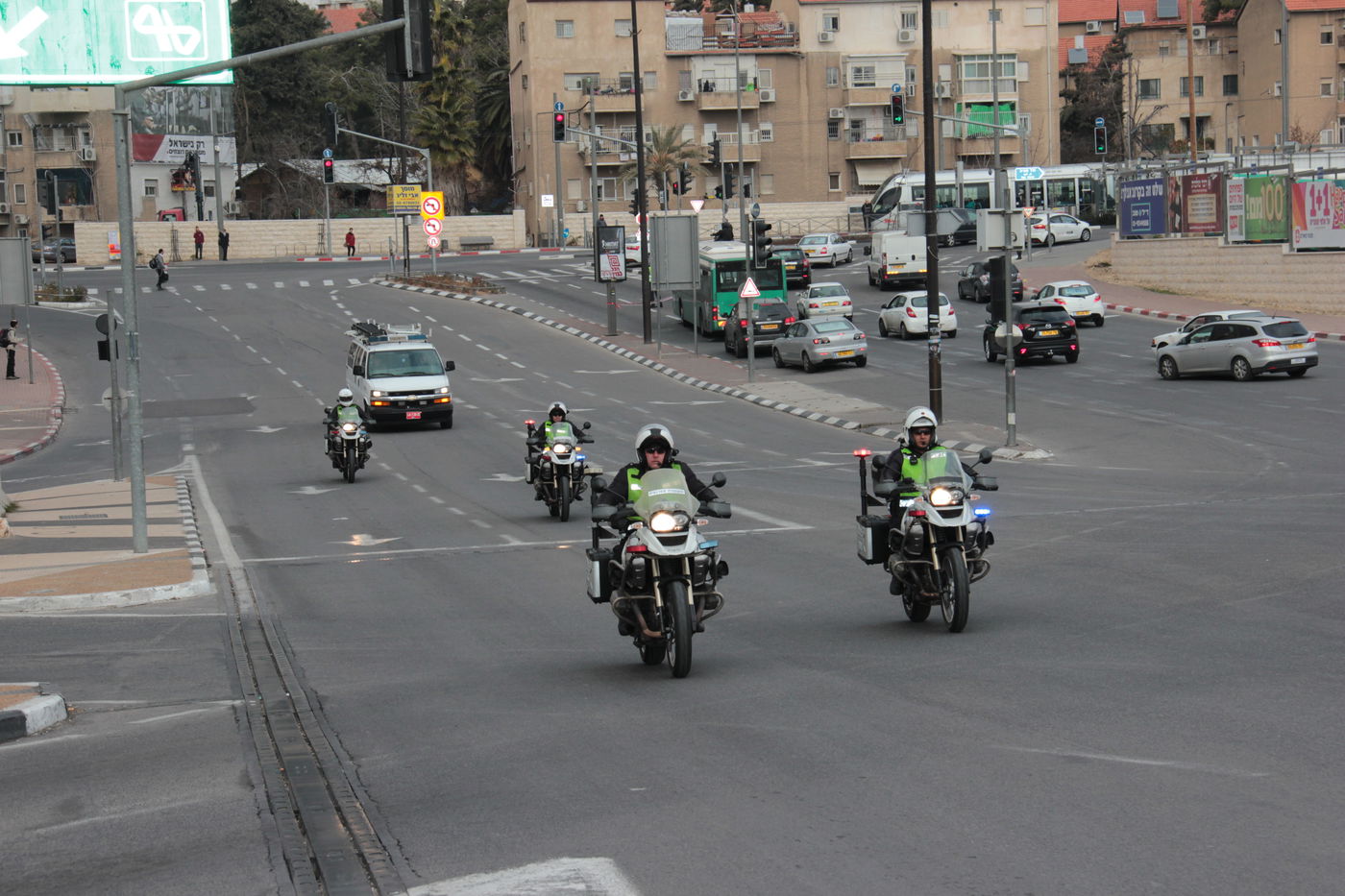 ארונו של שרון הוצב בכנסת; אלפים עברו ונפרדו • תיעוד