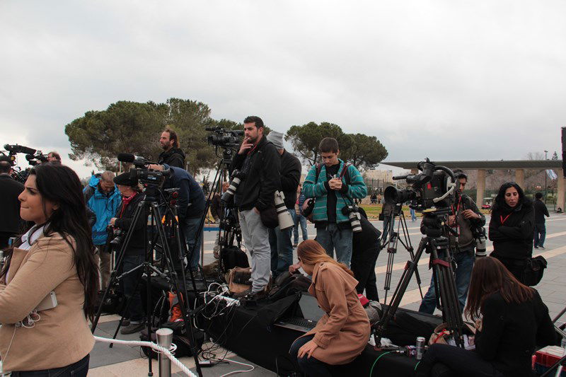 צפו בתיעוד: גם חרדים הגיעו להיפרד מאריאל שרון
