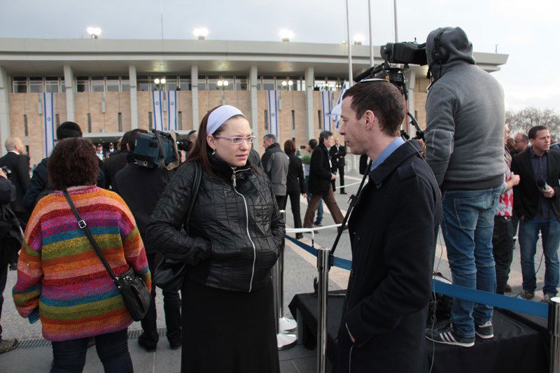צפו בתיעוד: גם חרדים הגיעו להיפרד מאריאל שרון