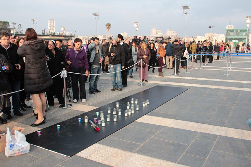 צפו בתיעוד: גם חרדים הגיעו להיפרד מאריאל שרון