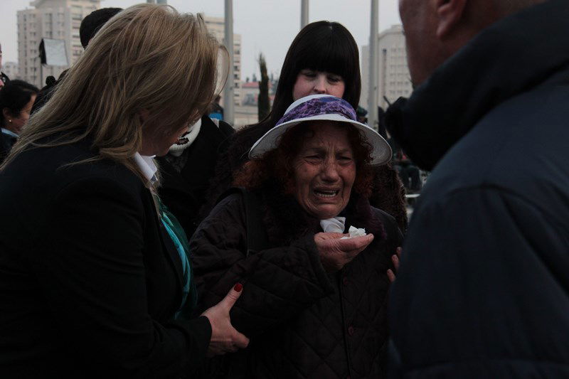 צפו בתיעוד: גם חרדים הגיעו להיפרד מאריאל שרון