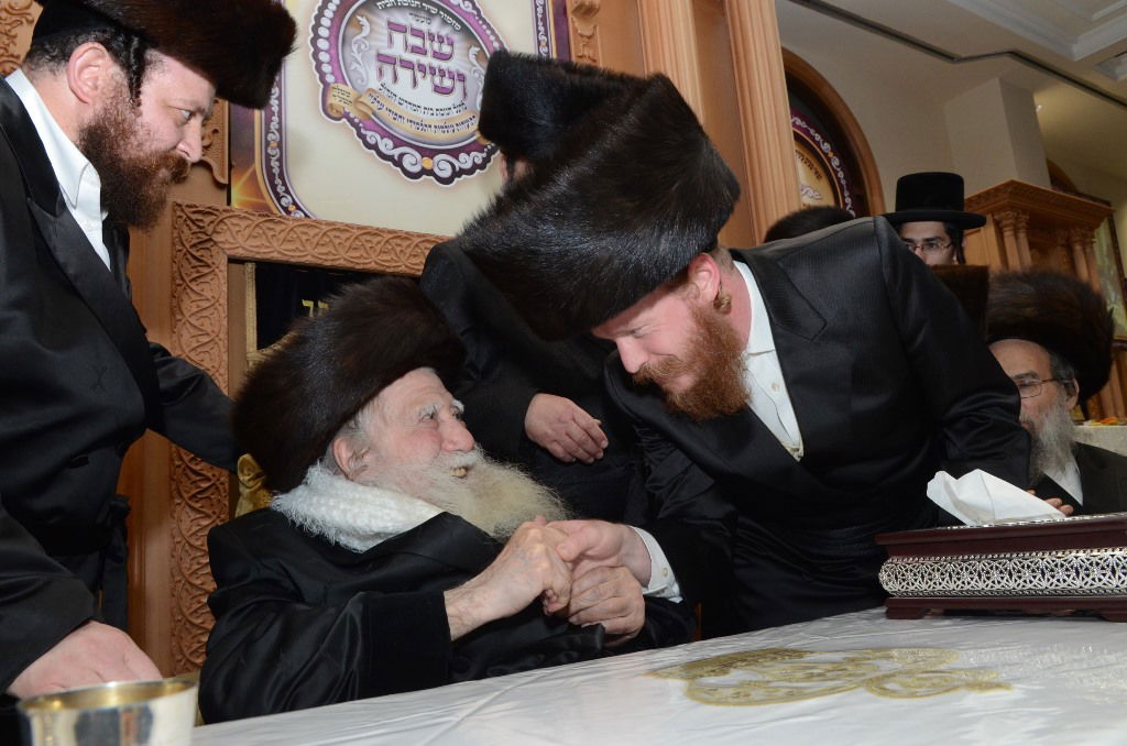 שבת "שבח ושירה" בחסידות ערלוי • תיעוד ענק