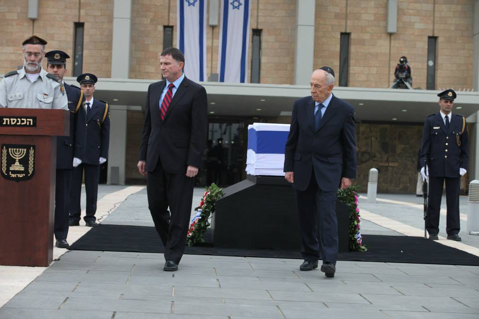 נפרדים מאריאל שרון • גלריה