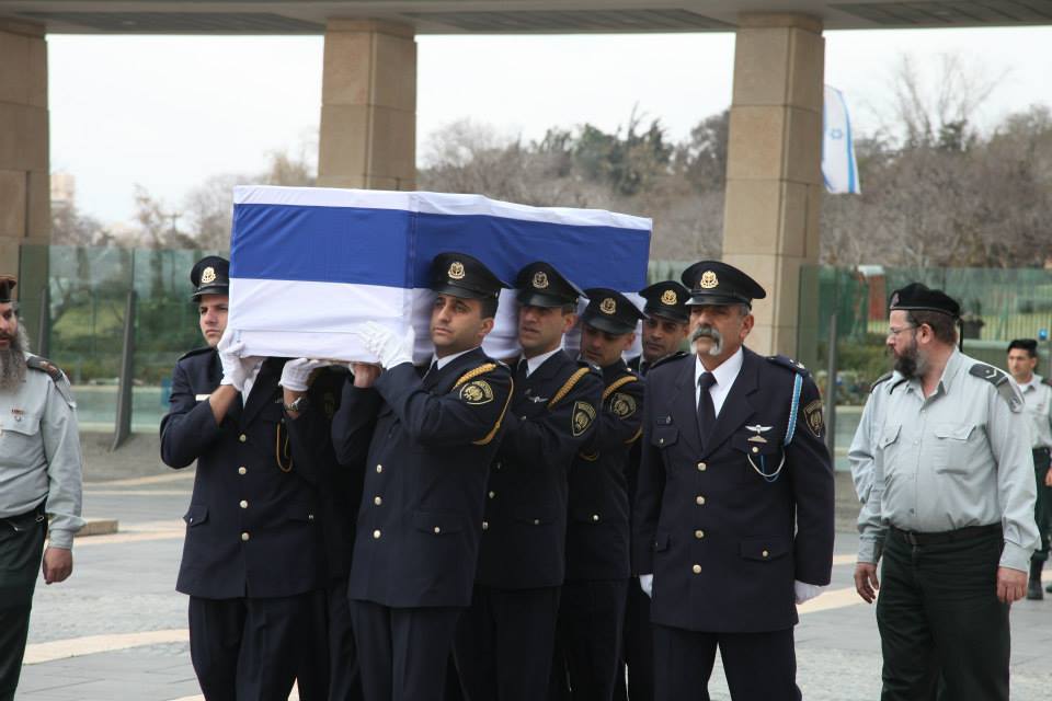 נפרדים מאריאל שרון • גלריה