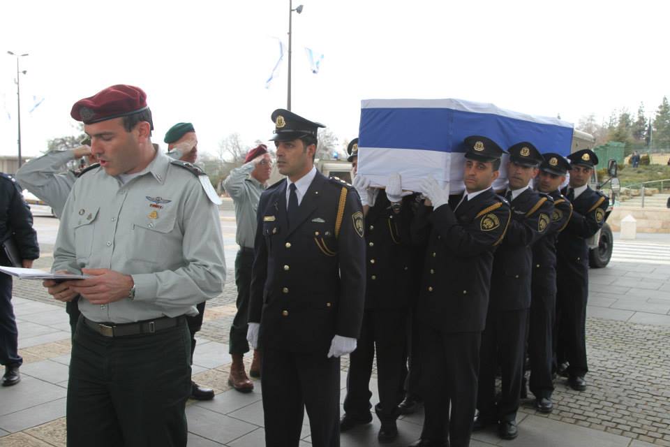 נפרדים מאריאל שרון • גלריה