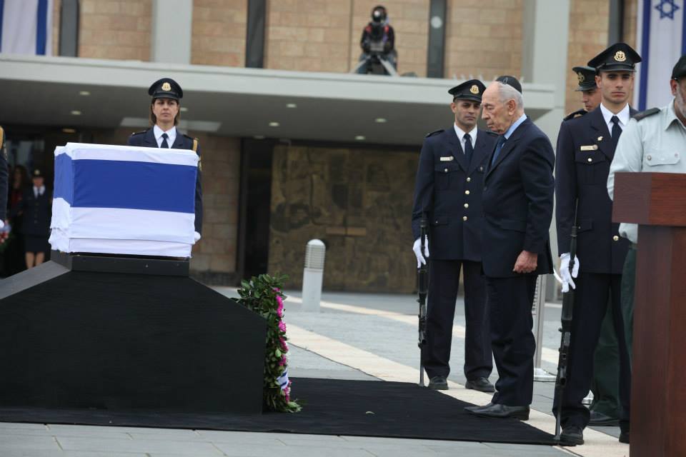 נפרדים מאריאל שרון • גלריה