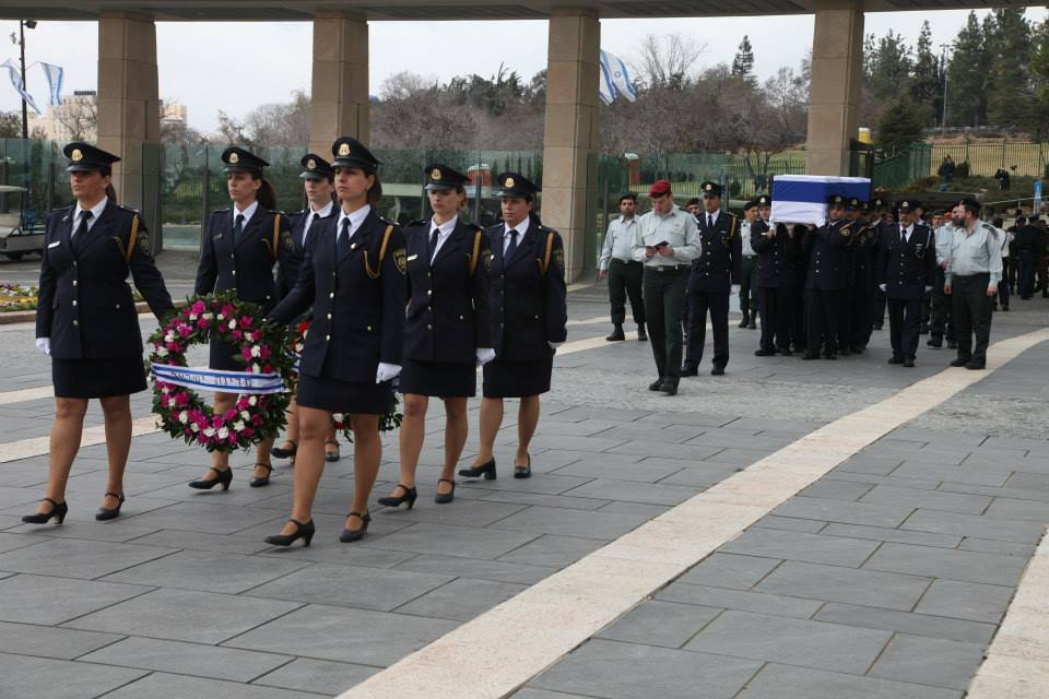 נפרדים מאריאל שרון • גלריה