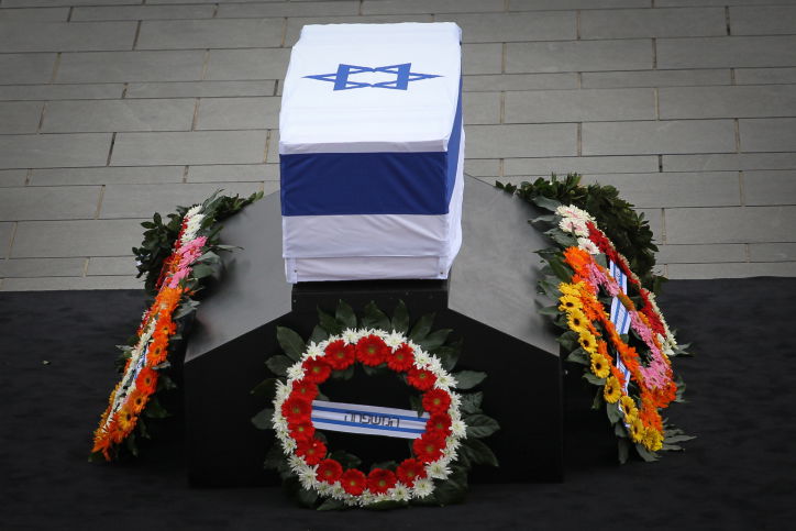 נפרדים מאריאל שרון • גלריה