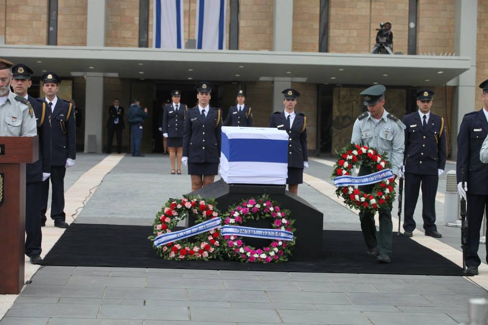 נפרדים מאריאל שרון • גלריה