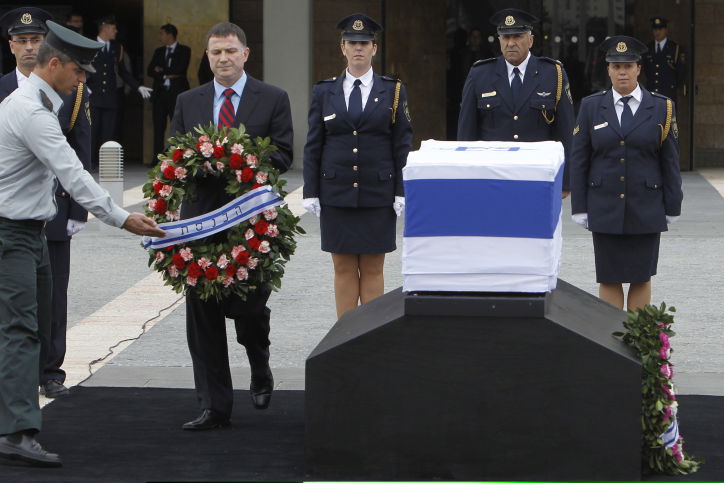 נפרדים מאריאל שרון • גלריה