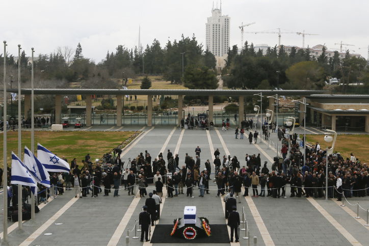 נפרדים מאריאל שרון • גלריה
