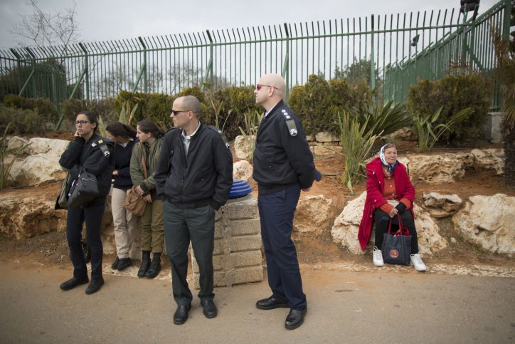 נפרדים מאריאל שרון • גלריה