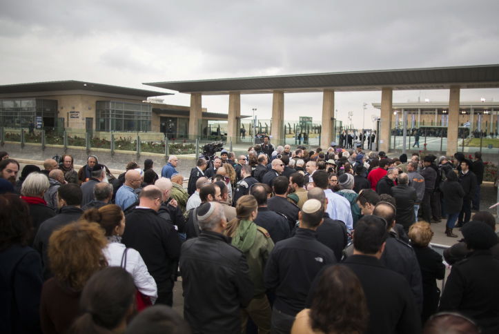נפרדים מאריאל שרון • גלריה