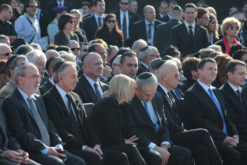 האשכבה: הרבנים הראשיים נשאו תפילה בשירת הזמרת