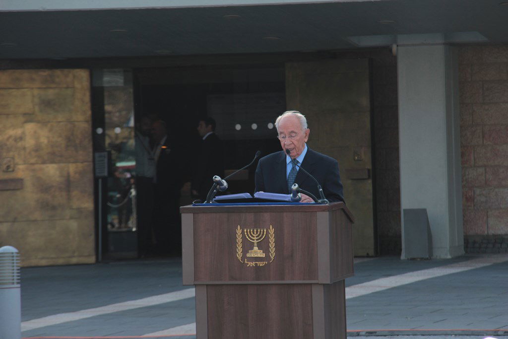 האשכבה: הרבנים הראשיים נשאו תפילה בשירת הזמרת