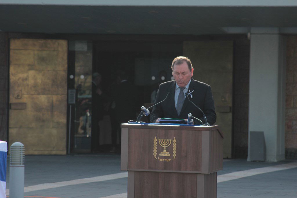 האשכבה: הרבנים הראשיים נשאו תפילה בשירת הזמרת
