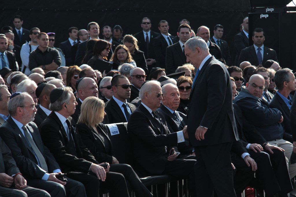 האשכבה: הרבנים הראשיים נשאו תפילה בשירת הזמרת
